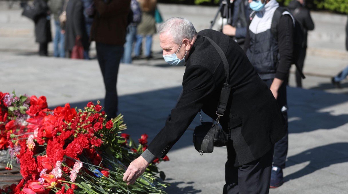 Коммунистическая символика и георгиевские ленты: в полиции рассказали о нарушениях 9 мая 1