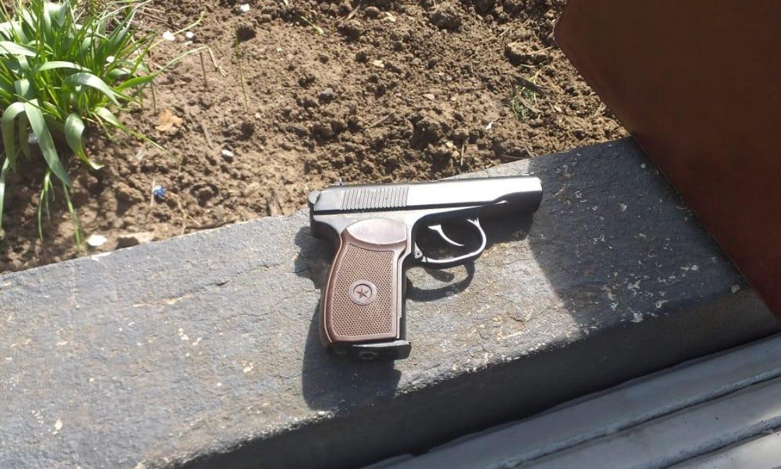 В Луганской области пожилой мужчина хранил целый арсенал оружия 2