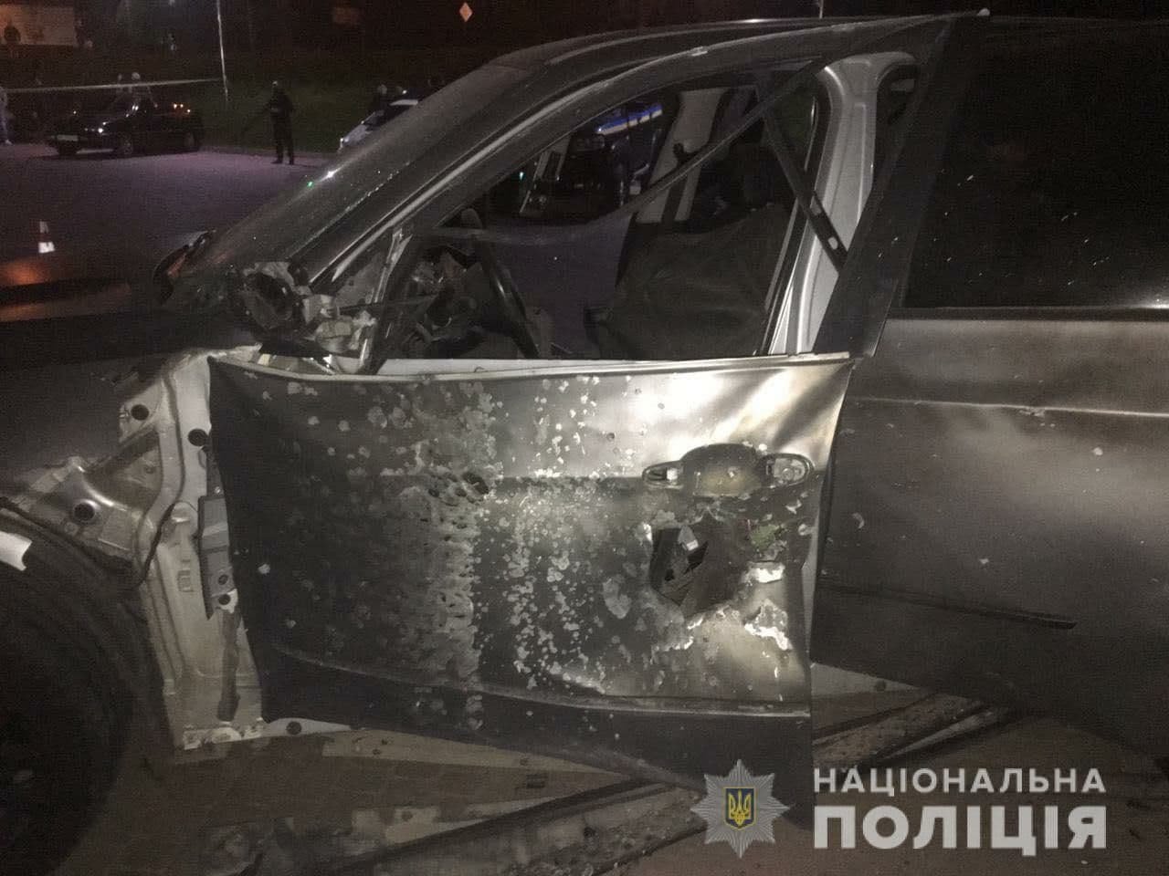 В Ивано-Франковске обстреляли автомобиль из гранатомёта 1
