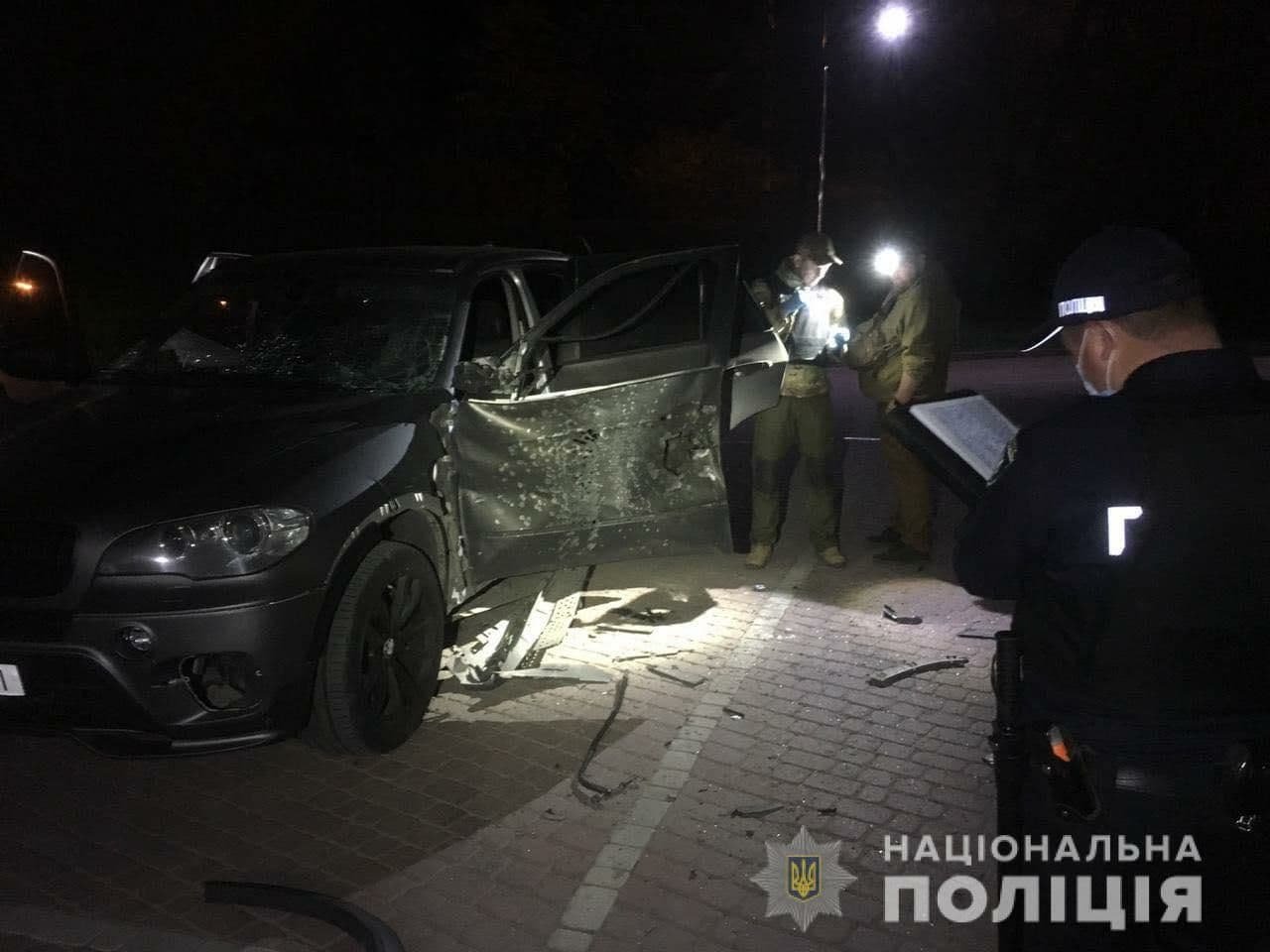 В Ивано-Франковске обстреляли автомобиль из гранатомёта 2