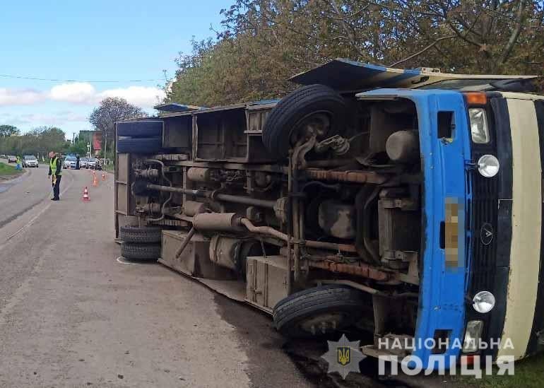 В Ровенской области перевернулся автобус с двадцатью пассажирами: есть пострадавшие 3