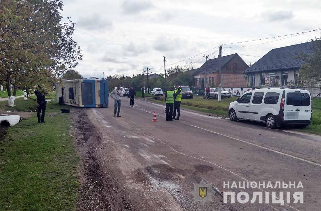 В Ровенской области перевернулся автобус с двадцатью пассажирами: есть пострадавшие 1