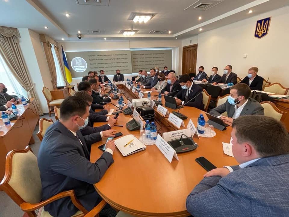 У парламентському комітеті порекомендували нардепам призначити на пост міністра інфраструктури нинішнього главу "Укравтодору" 1