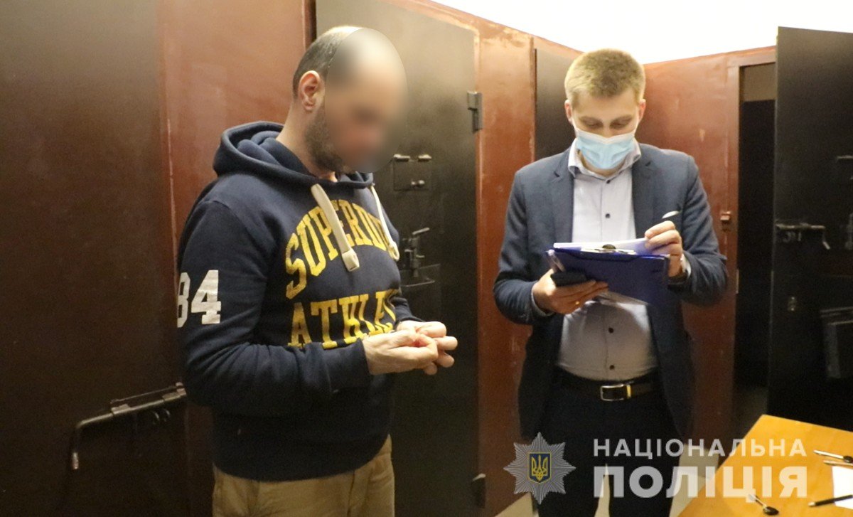 В Киеве врач избил девушку битой, а вторую убил: ему вручили подозрение 1