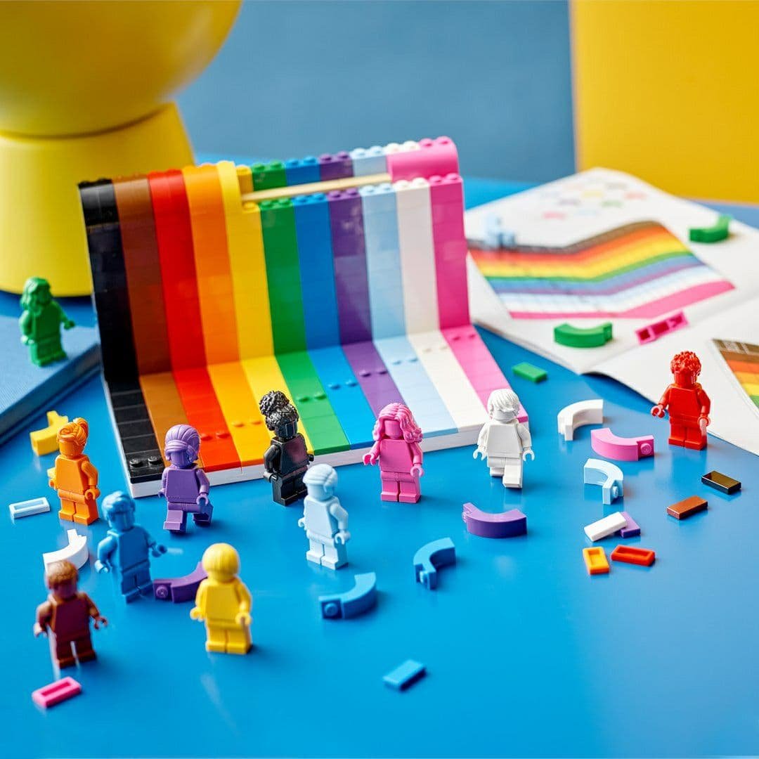 Lego выпустит свой первый ЛГБТ-набор 1