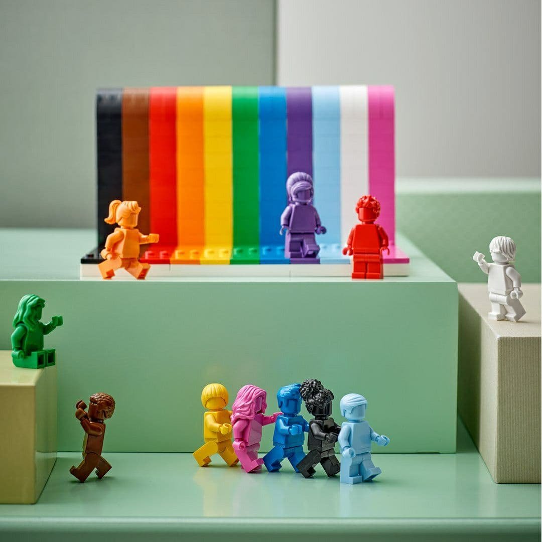 Lego выпустит свой первый ЛГБТ-набор 2