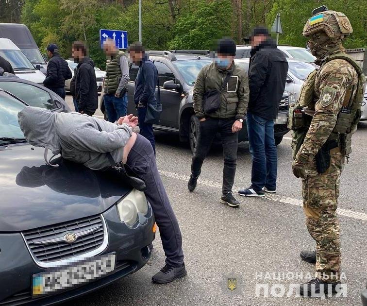 В Украине задержали банду, совершавшую разбойные нападения и пытавшую людей утюгом 2