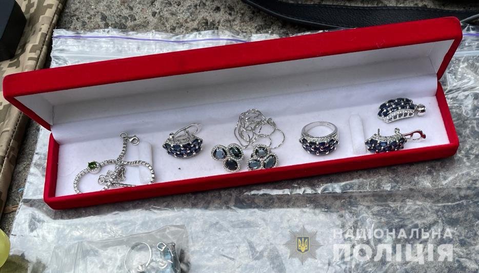 В Украине задержали банду, совершавшую разбойные нападения и пытавшую людей утюгом 3