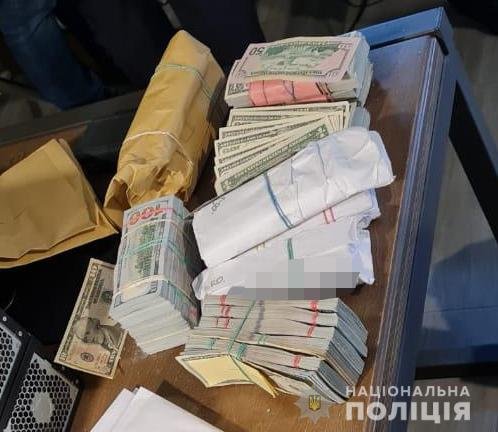 Силовики во время обысков у воров в законе Умки и Лаши Свана нашли более 3 млн долларов «общака» 2