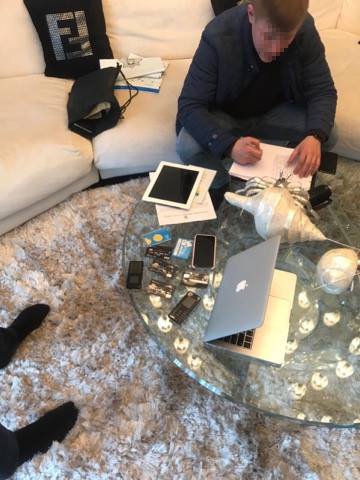 В двух регионах Украины подрядчики сорвали строительство казарм, вместо этого они купили элитный автомобиль 2