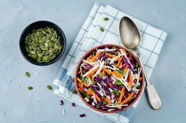 5 рецептів простих літніх салатів 4