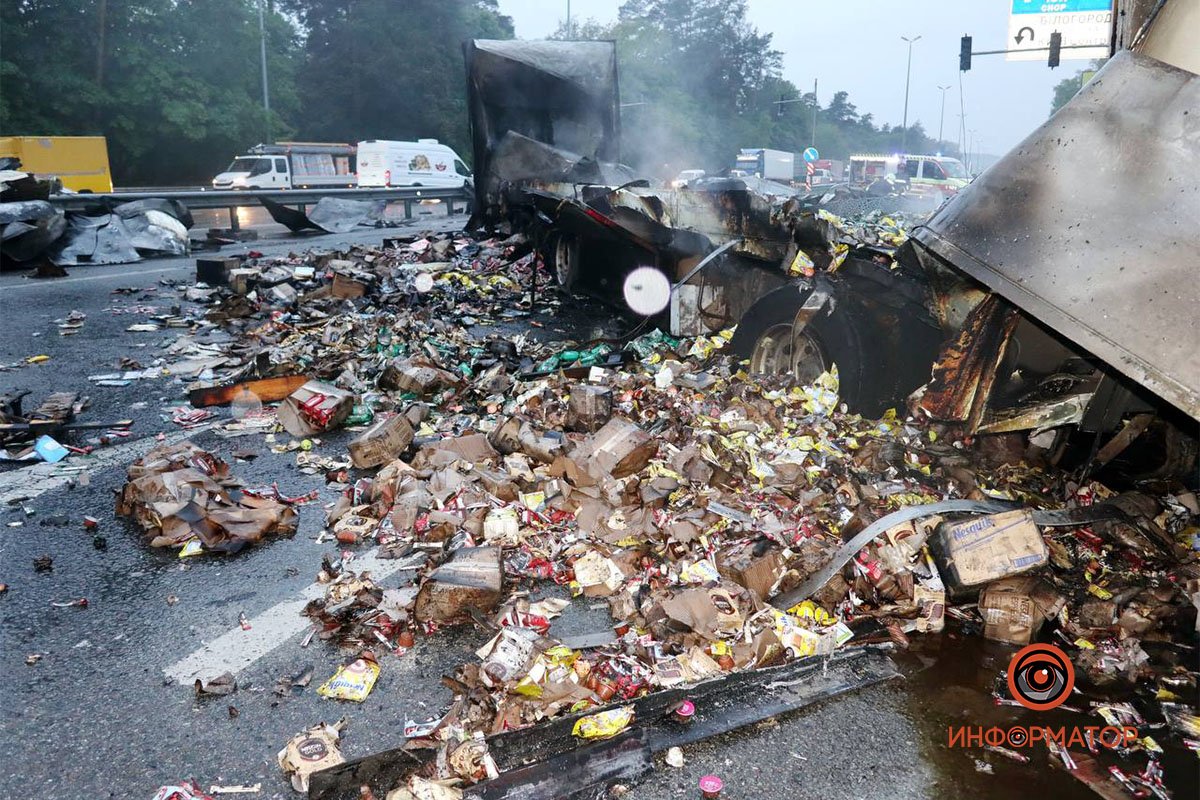 Груз фуры в результате пожара сгорел Груз фуры в результате пожара сгорел