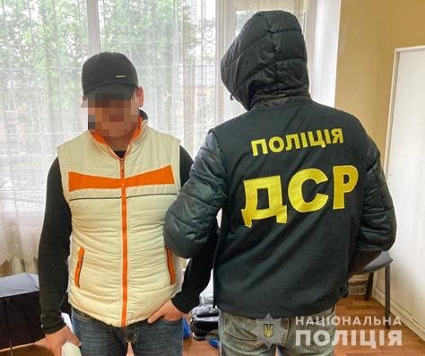 В Украине полиция сообщила о подозрении двум криминальным авторитетам, один из них находится под санкциями СНБО 1