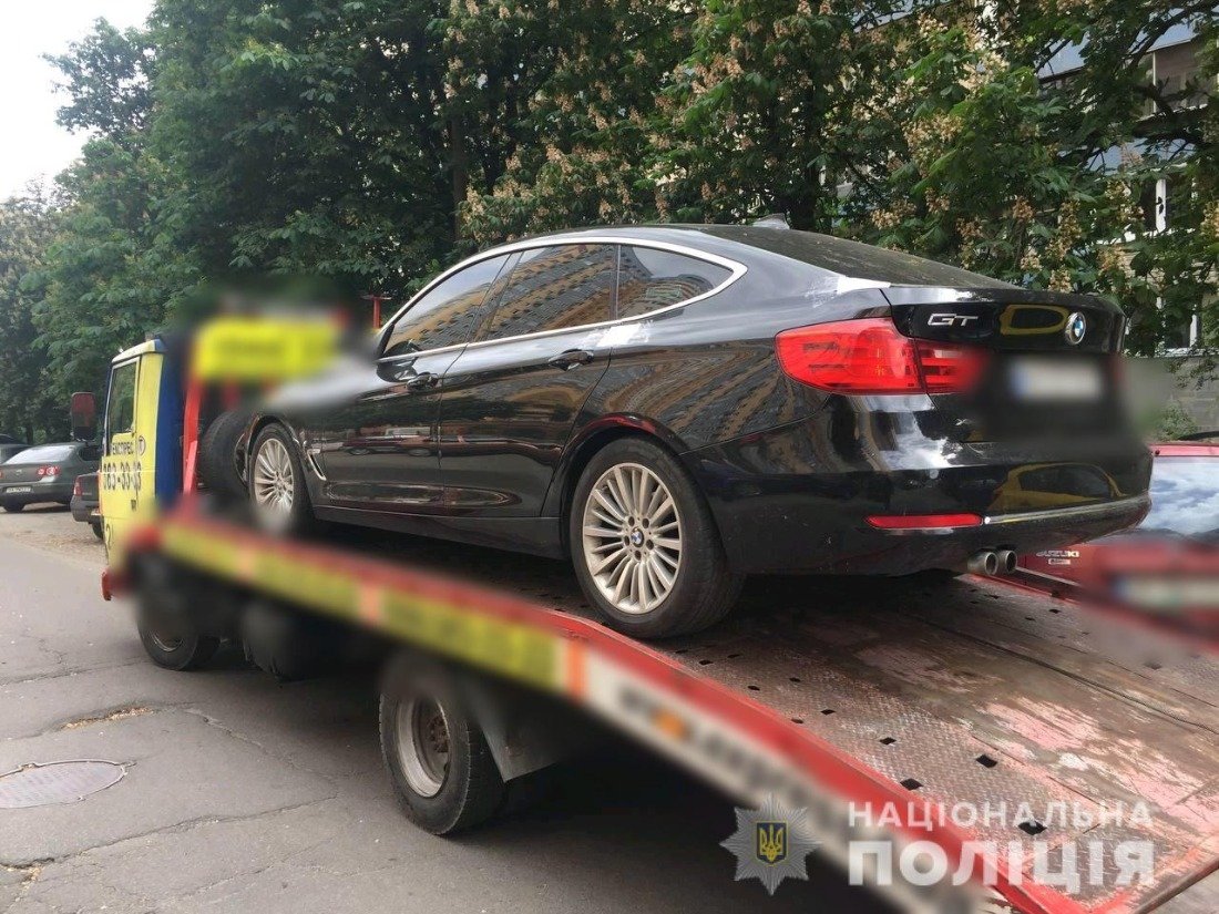 Провели 58 обысков и забрали 12 элитных авто: в Украине задержали мошенников «продававших» несуществующие топливо и удобрения 1