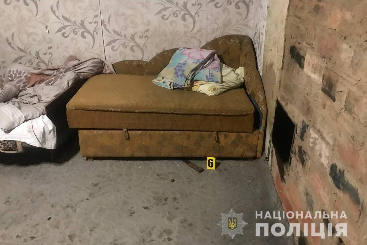 В Харькове мужчина взял в заложники свою бывшую жену В Харькове мужчина взял в заложники свою бывшую жену