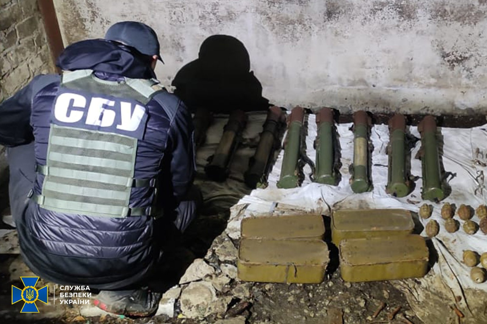 Залишили бойовики Гиркин: в Донецькій області силовики знайшли схрон з боєприпасами 1