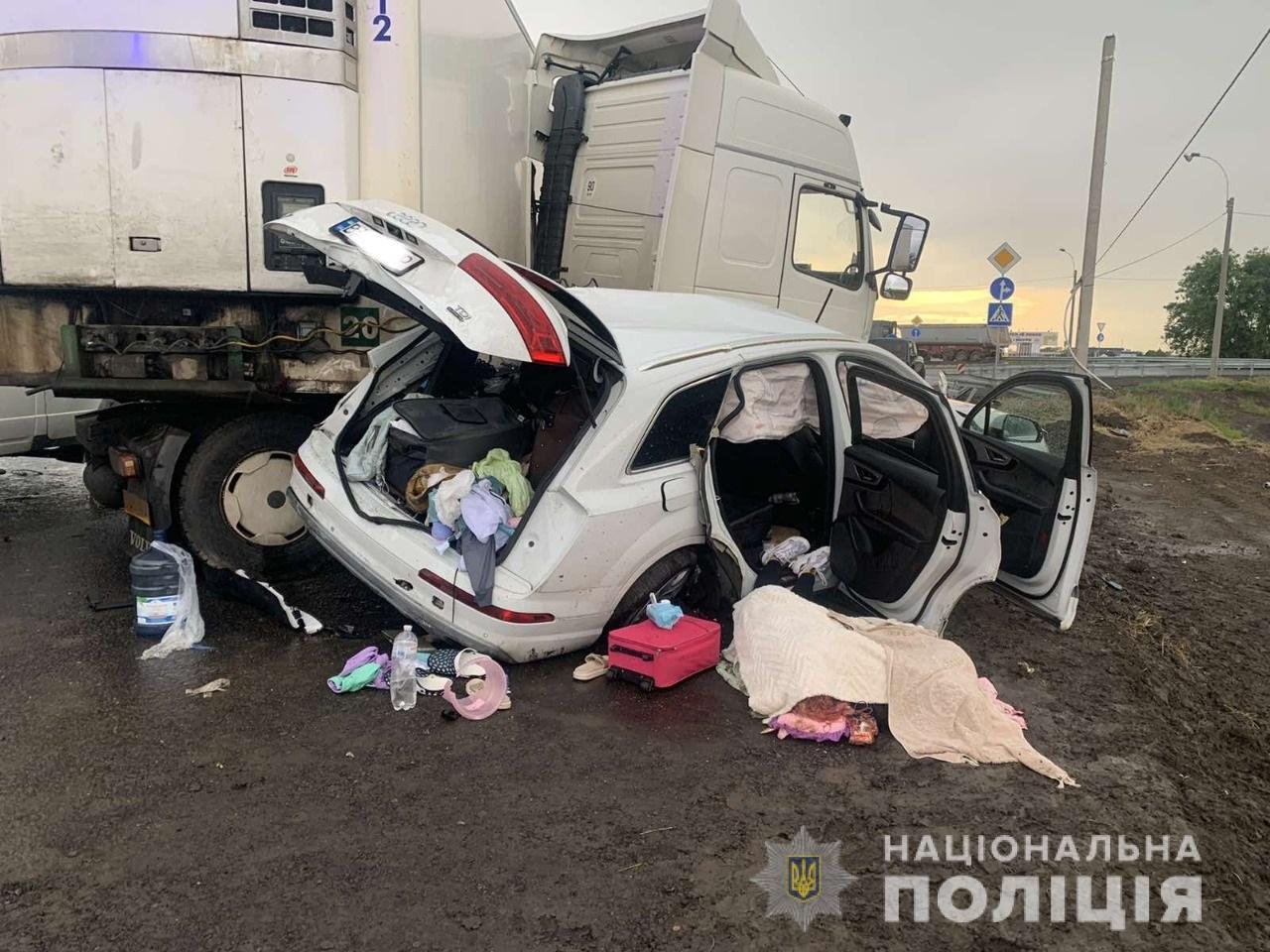 У Херсонській області в аварії загинула подружня пара і 6-річна дівчинка: їхня старша донька в комі 1