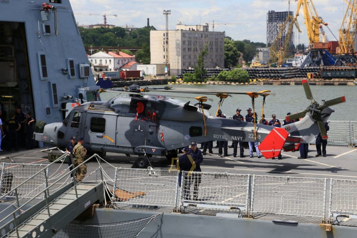 До порту Одеси увійшли два кораблі НАТО 5