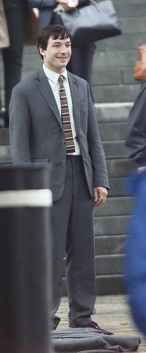 На новых фото со съёмок фильма «Флэш» заметили Майкла Китона 3