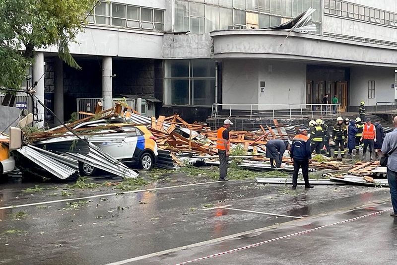 Москву накрыл «суперливень»: метро и поезда остановлены 4