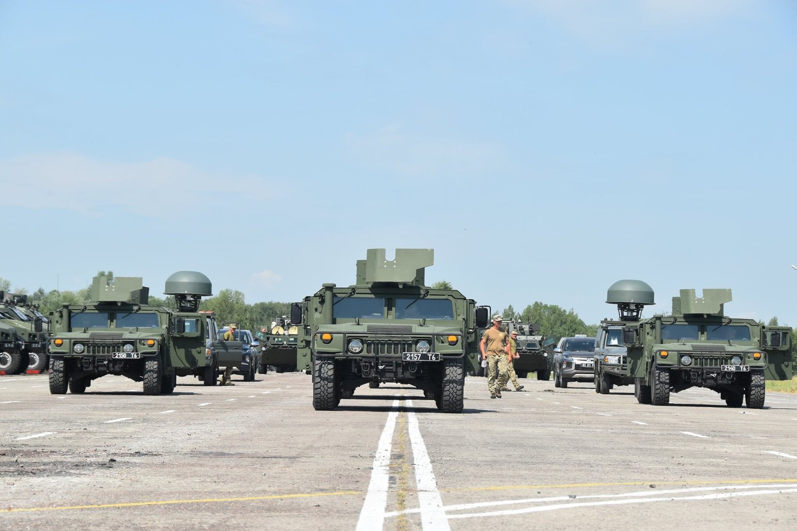 Как женщины-военные готовятся к параду ко Дню независимости. Маршировать будут на каблуках 5
