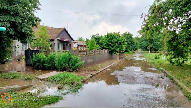 В Одеській області через зливи затопило відділення поліції та житлові будинки 3