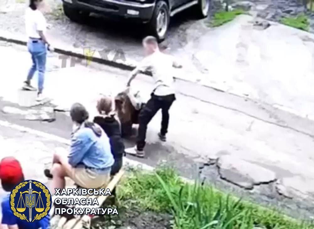 У Харкові 16-річний хлопець жорстоко побив дівчинку: в чому причина і що йому загрожує 1