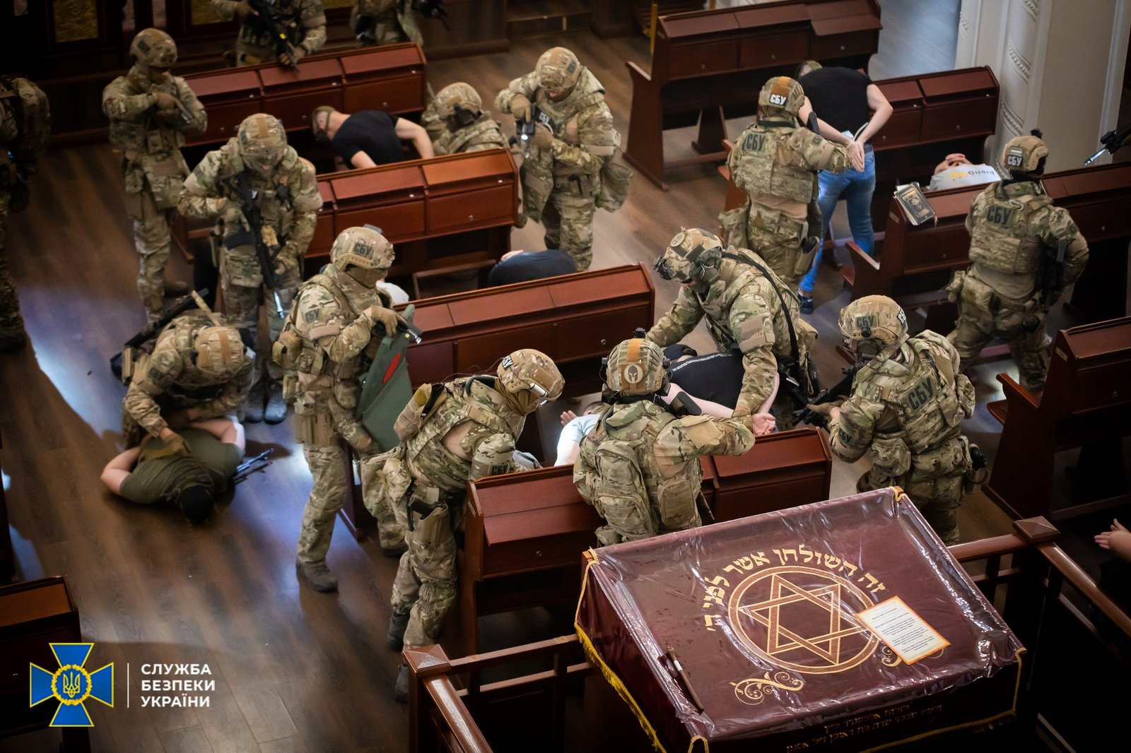 В Киеве силовики освободили заложников из «захваченной» синагоги 1
