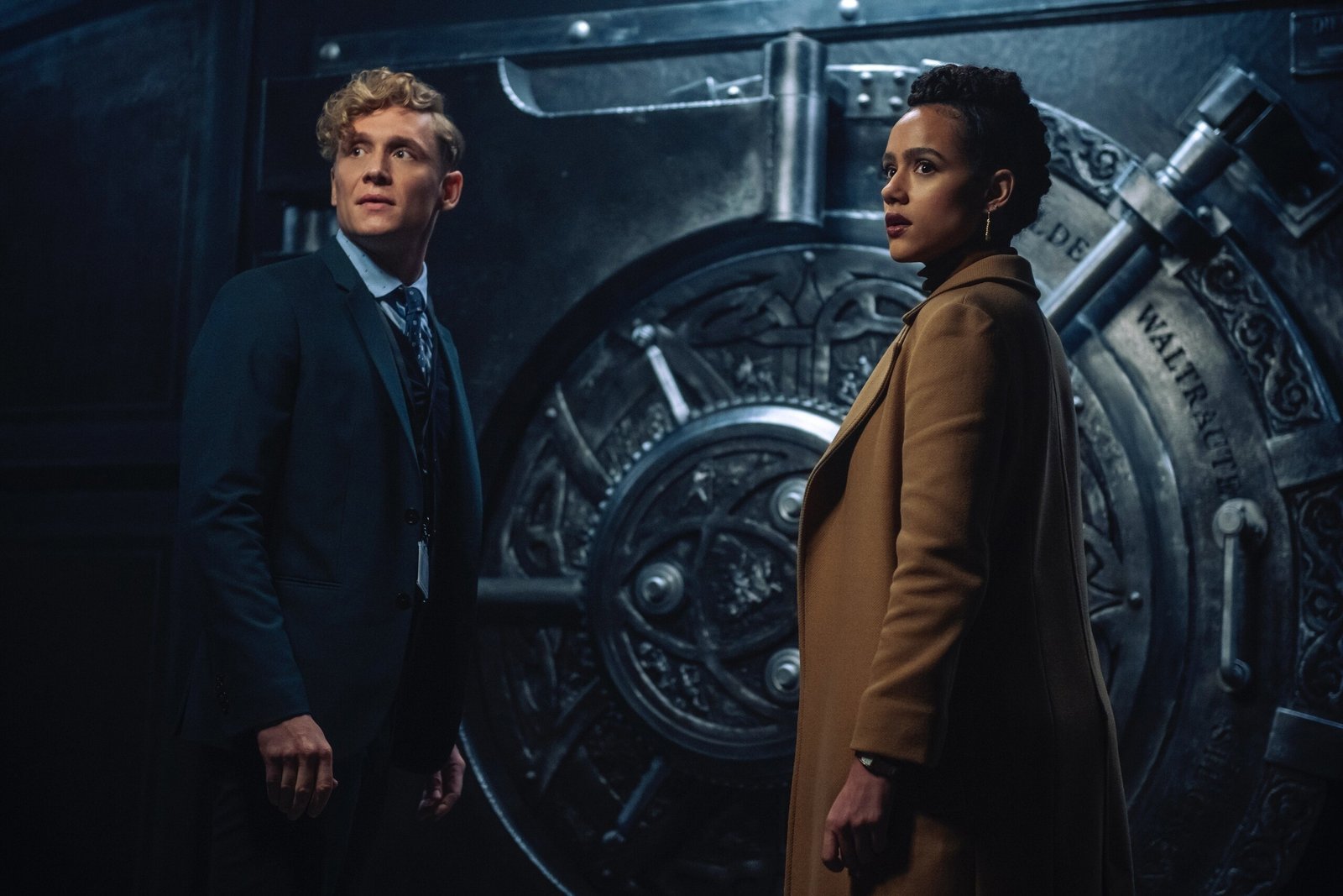 Netflix выпустил первые официальные кадры приквела «Армии мертвецов» Зака Снайдера 4