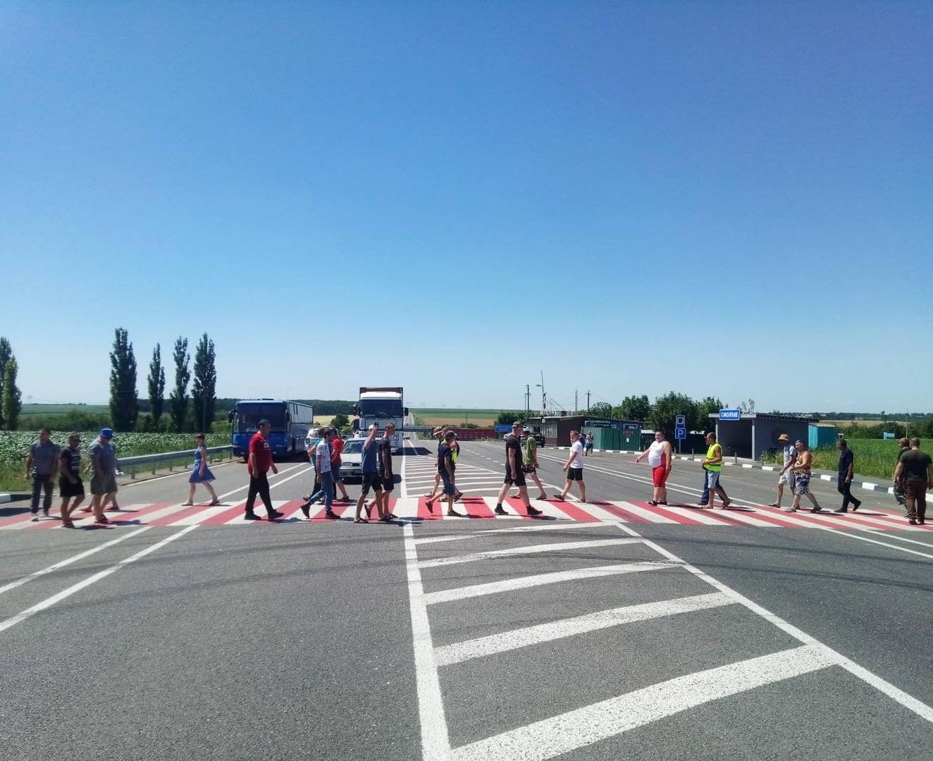 У Кіровоградській області шахтарі перекрили дорогу: чого вони вимагають 1