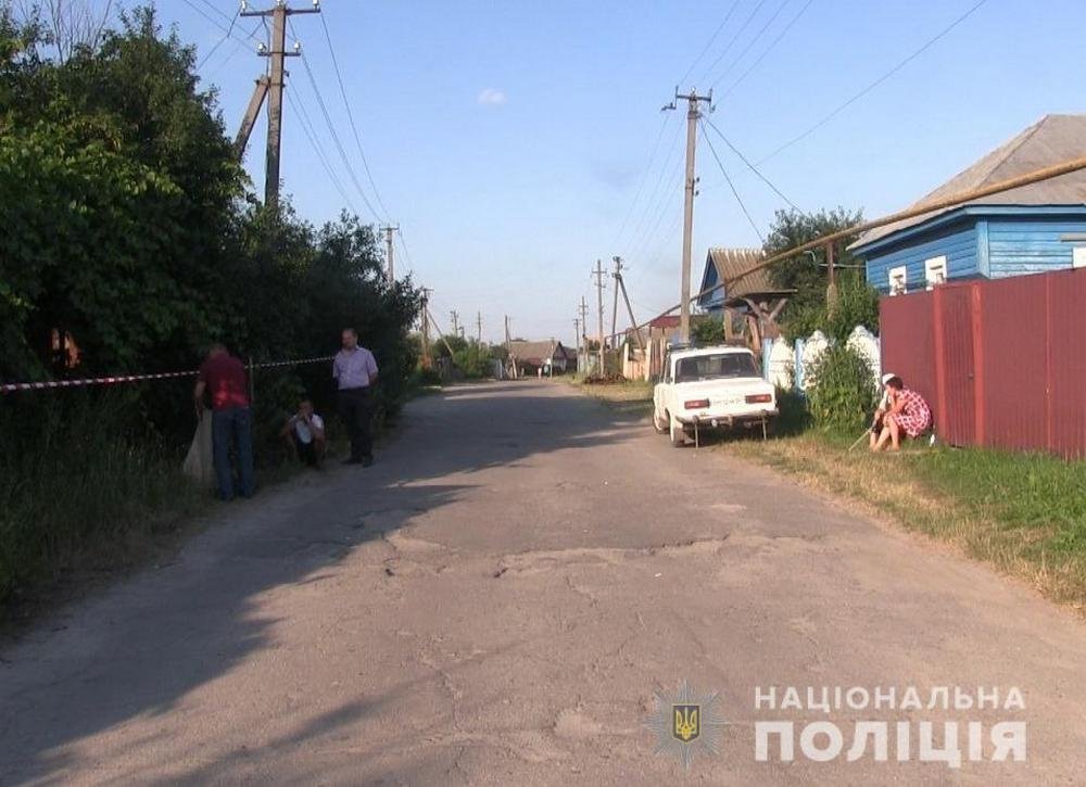 В Сумской области мужчина убил свою 82-летнюю мать, после чего расчленил её тело и спрятал 2
