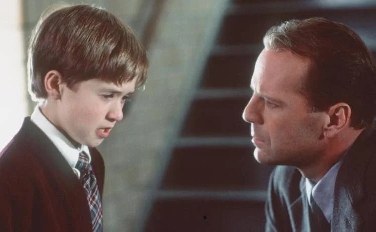 Шосте почуття (1999)