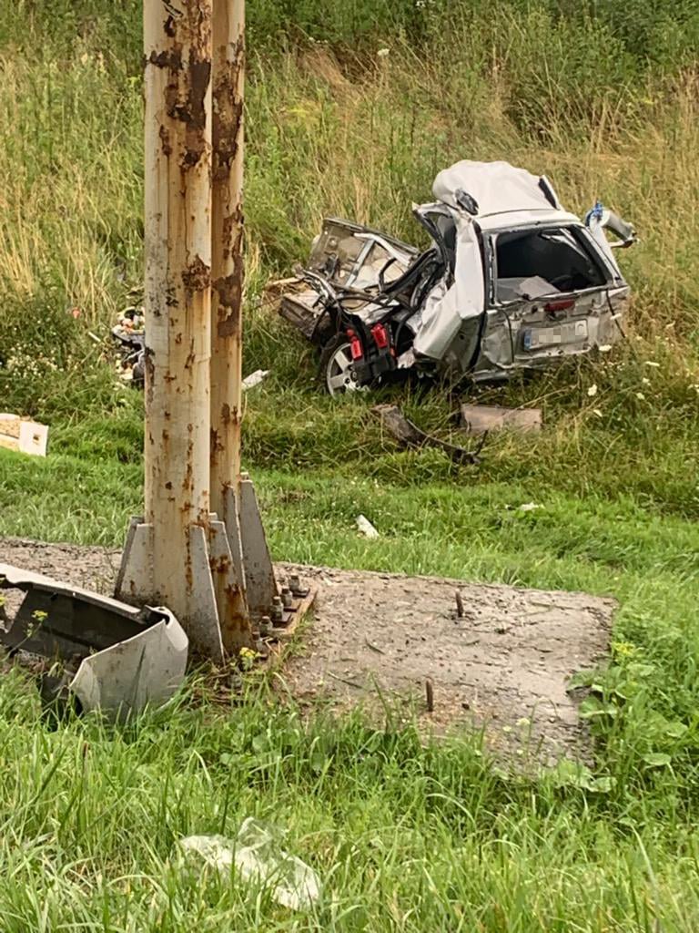 Во Львовской области две легковушки столкнулись с грузовиком: погиб 2-летний ребенок, четверо — травмированы 2