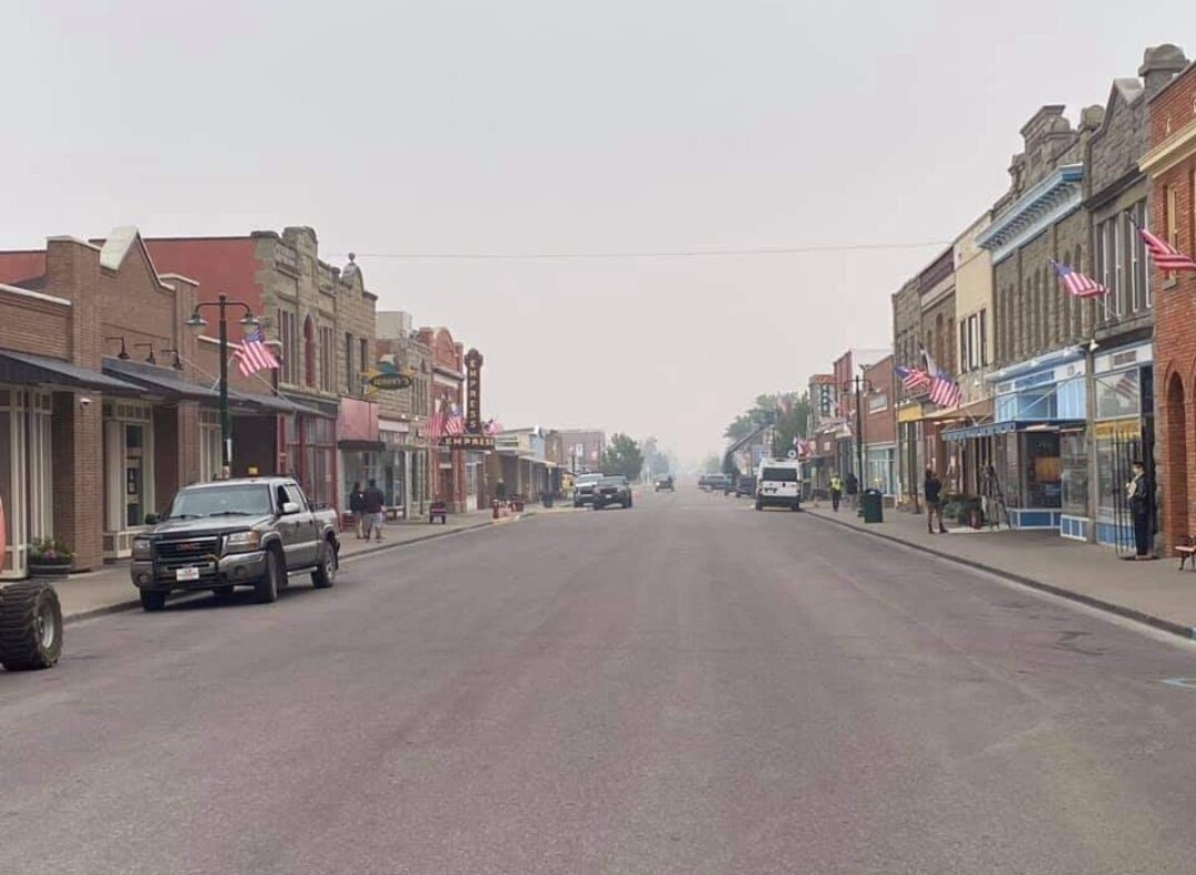 Появились первые снимки из города Форт Маклеод, где идут съёмки шоу по The Last of Us от HBO 1