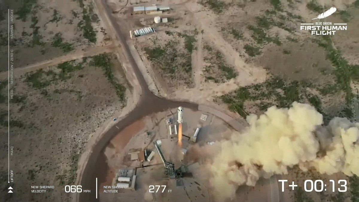 Основатель Amazon Джефф Безос совершил полёт в космос на корабле New Shepard компании Blue Origin 5