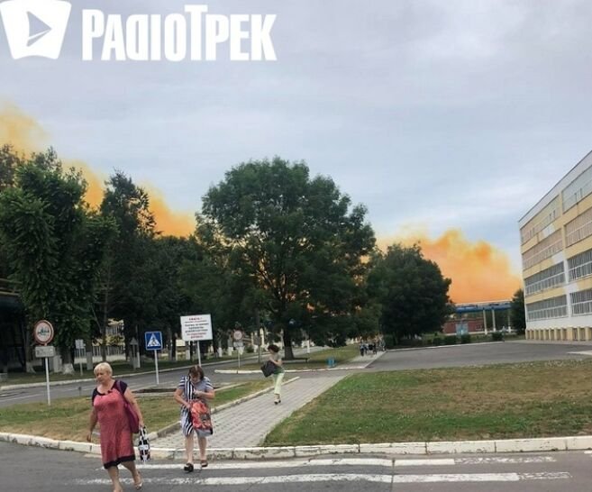 Вибух на "Рівнеазот": рівнянам радять закривати вікна і не виходити на вулицю 2