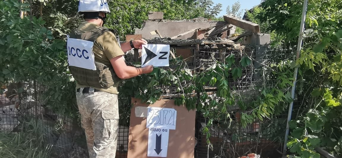 Боевики в Опытном обстреляли и разрушили здание в частном секторе 1