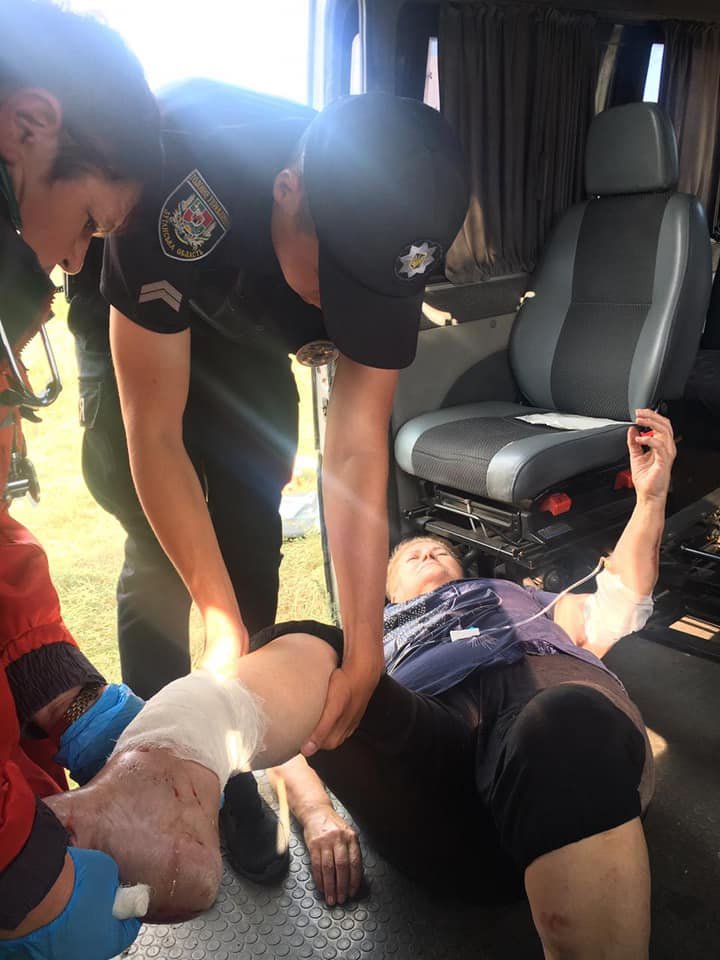 У Луганській області в кювет вилетів мікроавтобус із пасажирами: є постраждалі 2