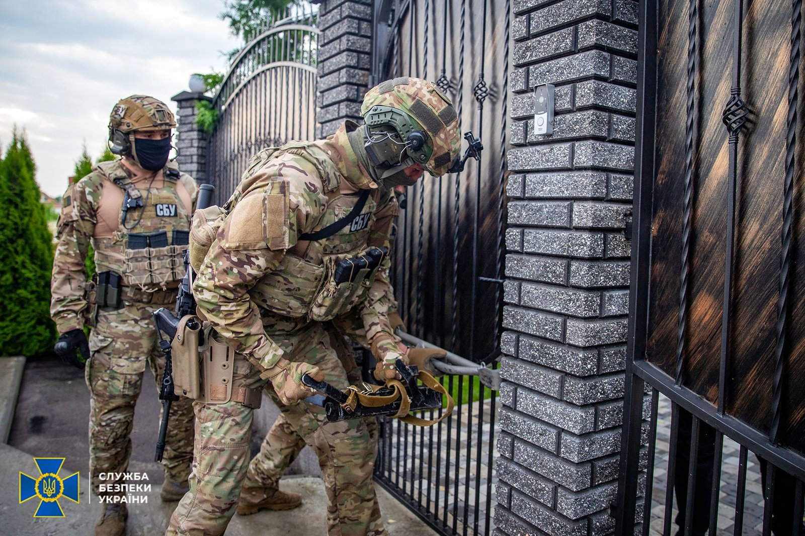 В сети B2B Jewelry снова провели обыски. Часть магазинов прекратила работу 3