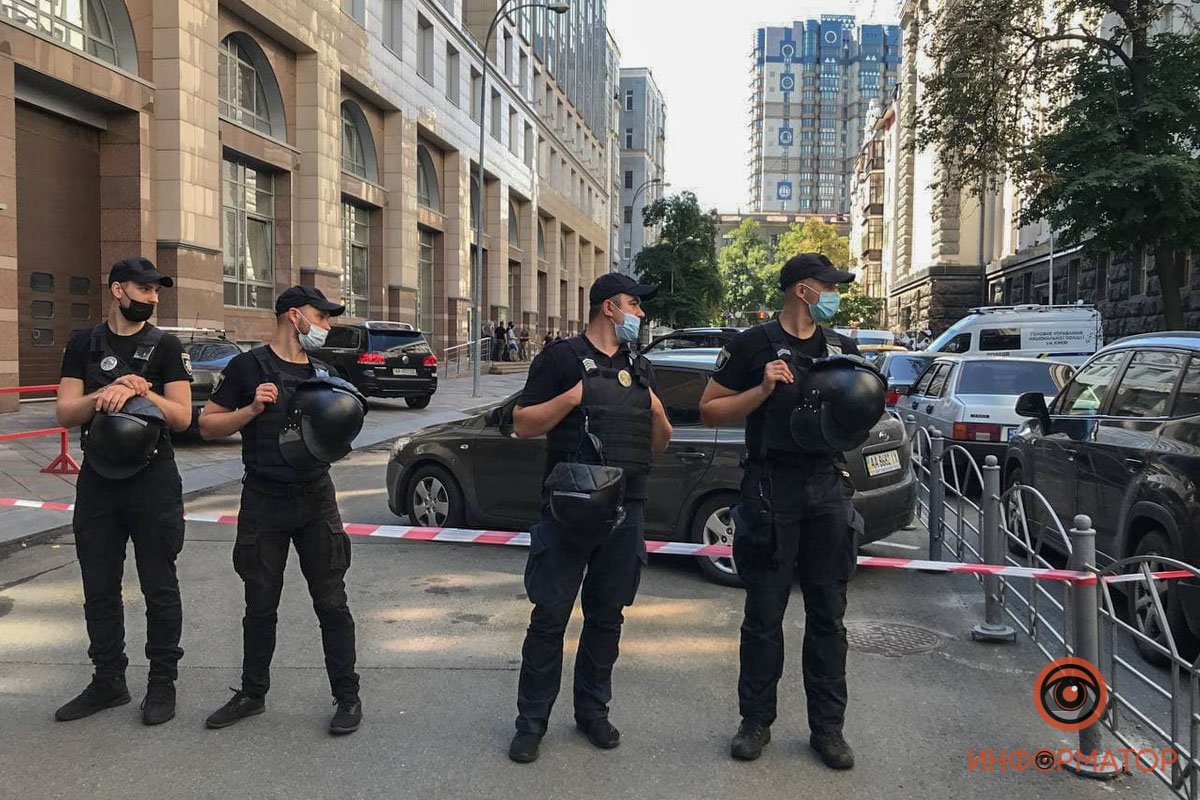 В Киеве ввели полицейскую спецоперацию В Киеве ввели полицейскую спецоперацию