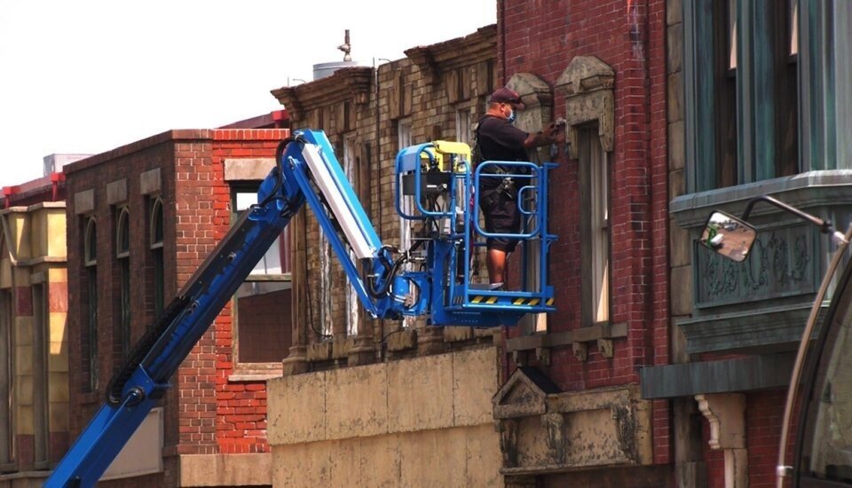 В сети появились фото с подготовки города Калгари к съёмкам The Last of Us от HBO 1