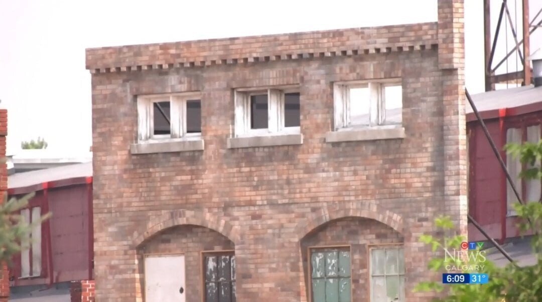 В сети появились фото с подготовки города Калгари к съёмкам The Last of Us от HBO 3