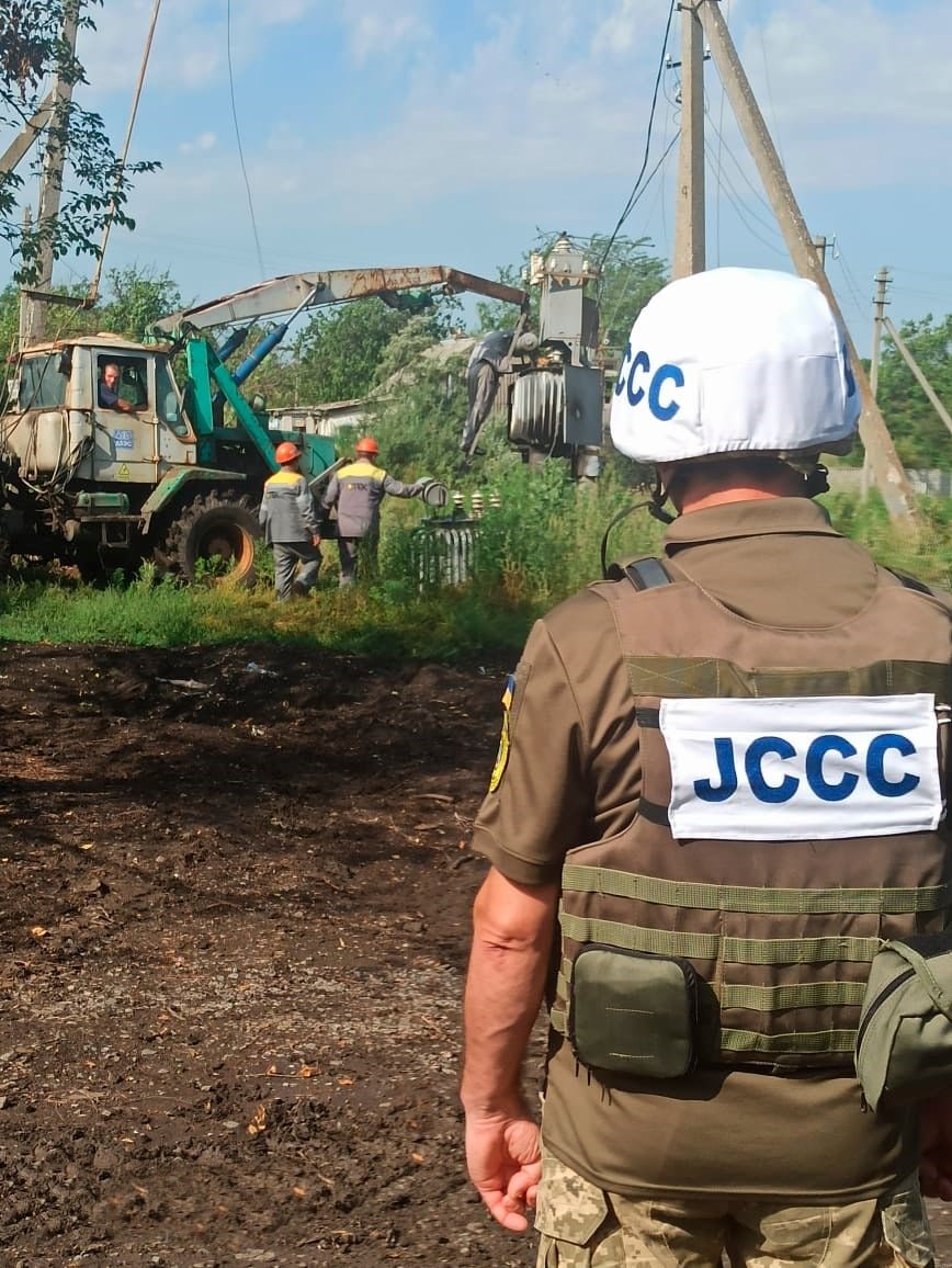 На Донбассе восстановили электроснабжение в 170 жилых домах посёлка, обесточенного оккупантами 1