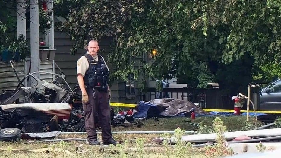 В США на жилой дом упал одномоторный самолёт: есть погибшие 1