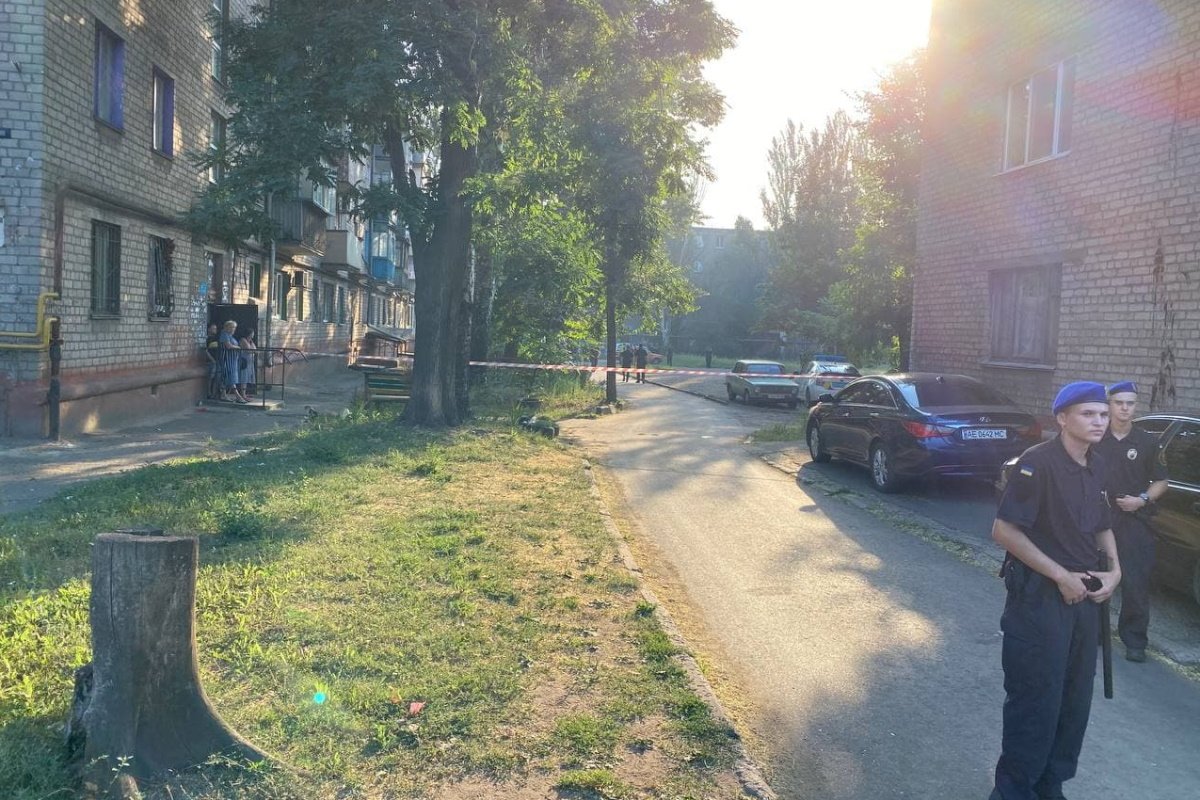 В Кривом Роге мужчина подорвался на гранате, которую держал в руках. За его жизнь борются врачи 1