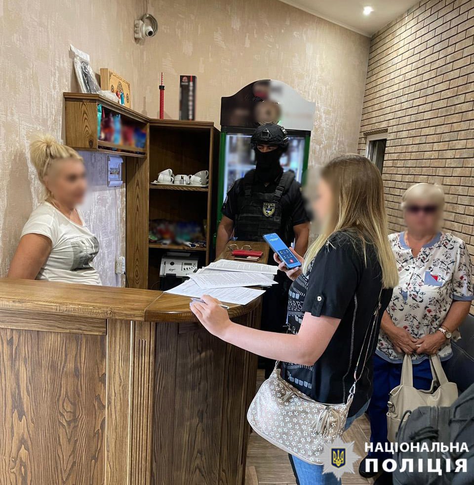 У Миколаєві директор готельного комплексу створив бордель 1