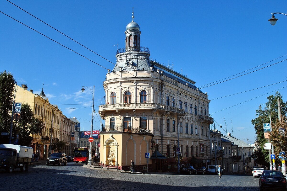 Дом-корабль в Черновцах Дом-корабль в Черновцах