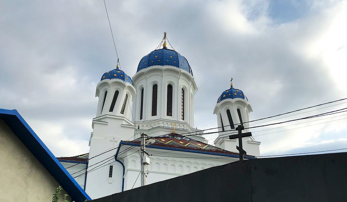 Пьяная церковь в Черновцах Пьяная церковь в Черновцах