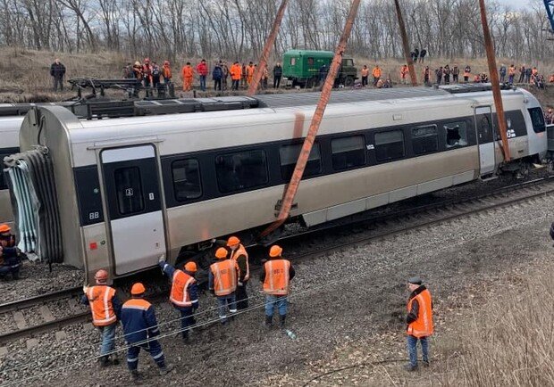УЗ отремонтировала скоростной поезд, который сошёл с рельсов в марте под Запорожьем 2
