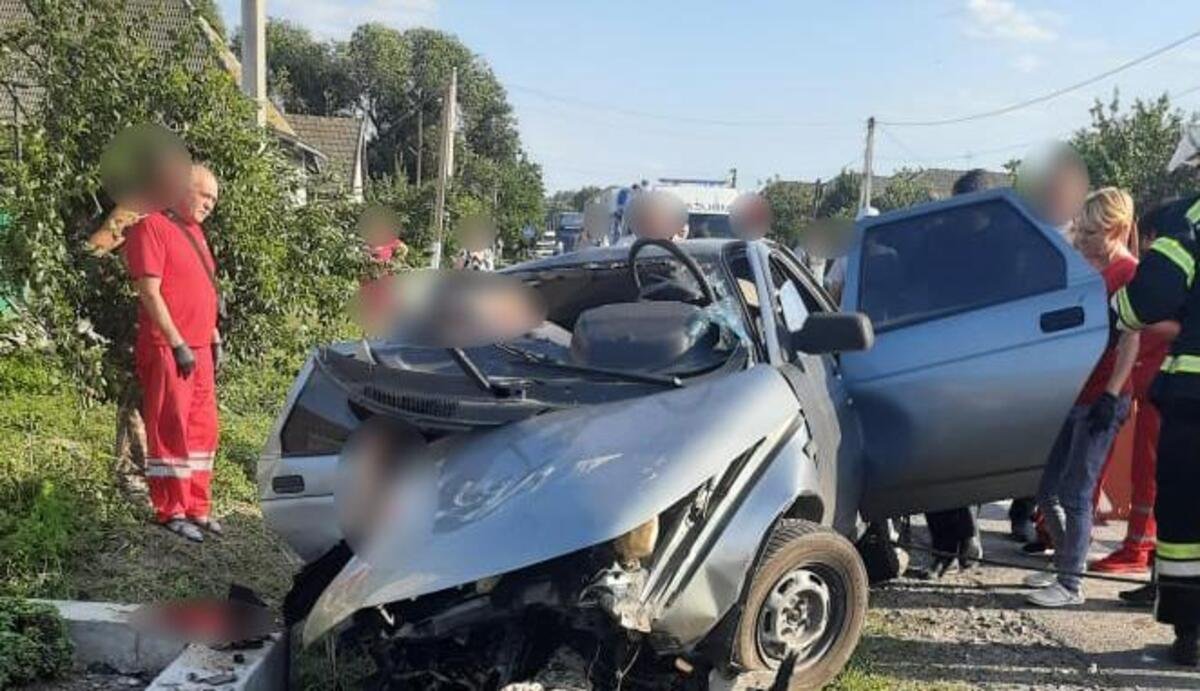 В Одесской области в смертельном ДТП погибли трое полицейских, есть раненый 1